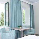 Hotel Inselhotel Faakersee 4*