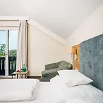 Hotel Inselhotel Faakersee 4*