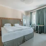 应赛尔伐科尔湖酒店