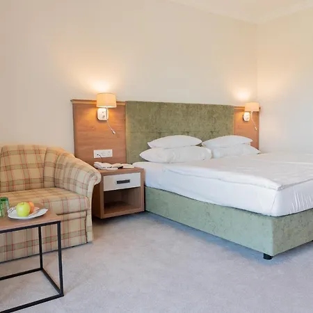 Inselhotel Faakersee 4* פאק אם סי