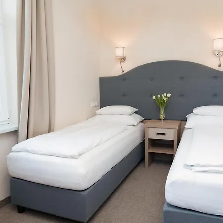 Inselhotel Faakersee מלון 4*