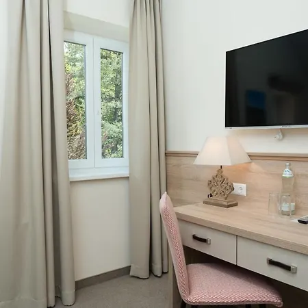 Hotel Inselhotel Faakersee