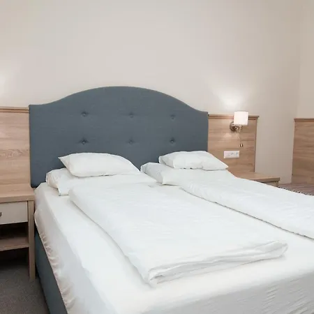 Inselhotel Faakersee 4*