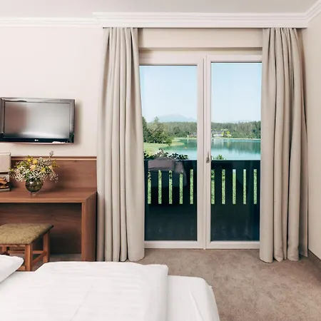 מלון Inselhotel Faakersee