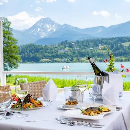 Inselhotel Faakersee מלון 4*