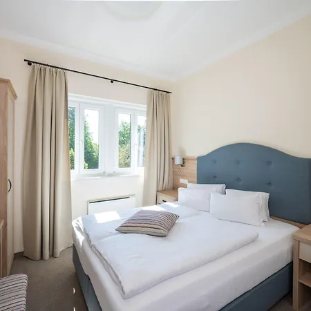 Inselhotel Faakersee فندق فاك ام سي