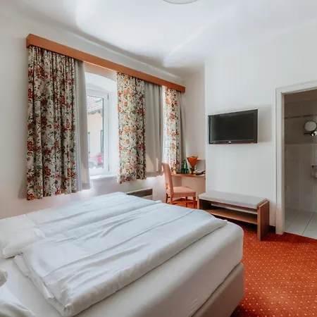 Inselhotel Faakersee Hotel 4*