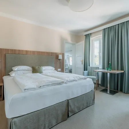 Inselhotel Faakersee