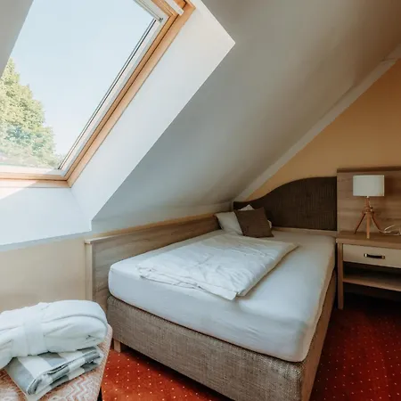 Inselhotel Faakersee Hotel