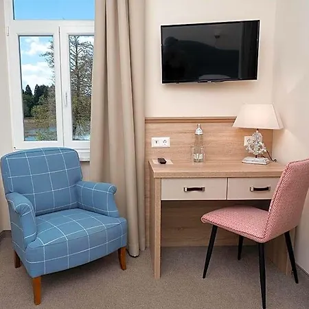 Hotel Inselhotel Faakersee 4*