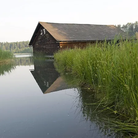 Hotel Inselhotel Faakersee 4*