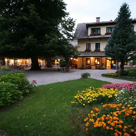 Hotel Inselhotel Faakersee 4*