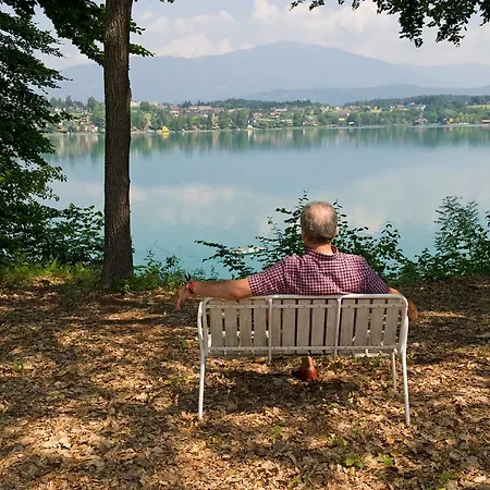 Hotel Inselhotel Faakersee 4*