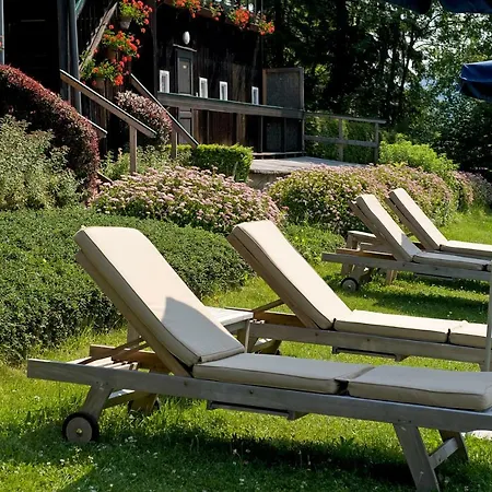 Inselhotel Faakersee מלון פאק אם סי