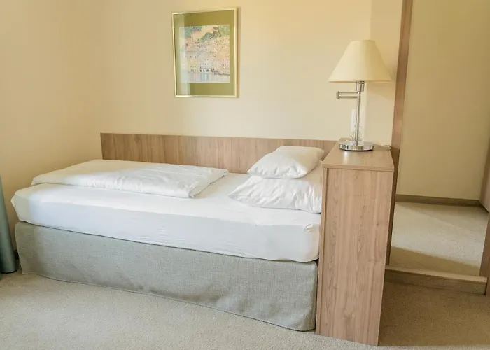 Hotel Inselhotel Faakersee 4*