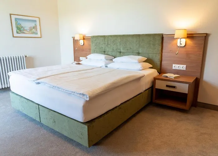 Hotel Inselhotel Faakersee 4*