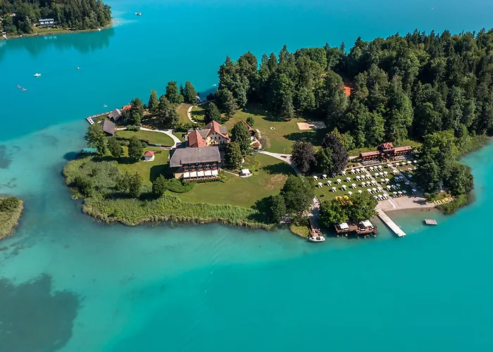 מלון Inselhotel Faakersee